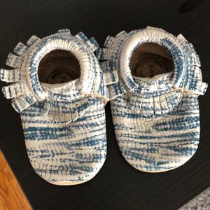 Freshly Picked baby moccasins size 3